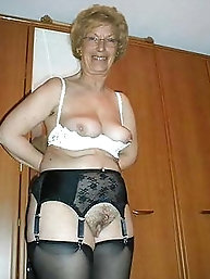 Busty mature damsel in her solo play